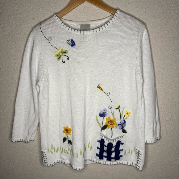 Vintage Cotton Sweater Floral Embroidery Butterfly Bee White Women’s Size Med - Picture 1 of 11